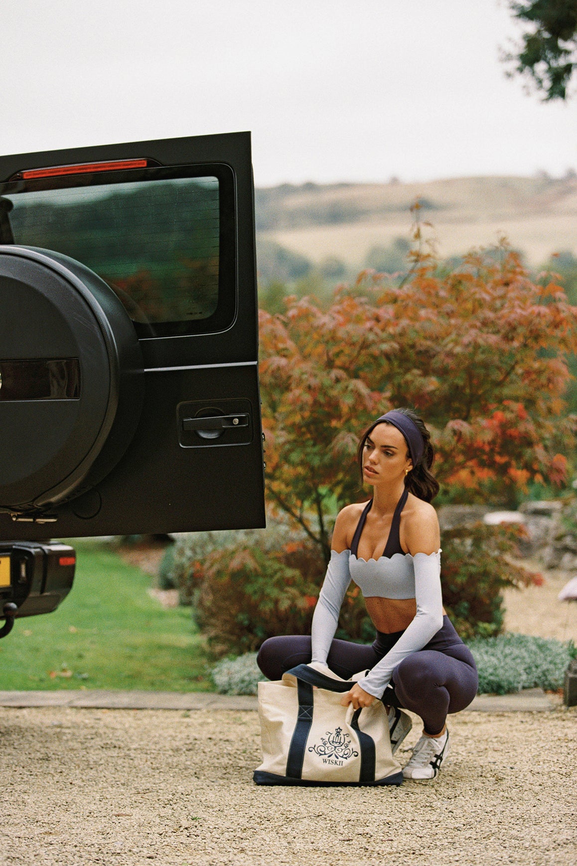 Scallop Off-Shoulder Colorblock Long Sleeve Crop Top