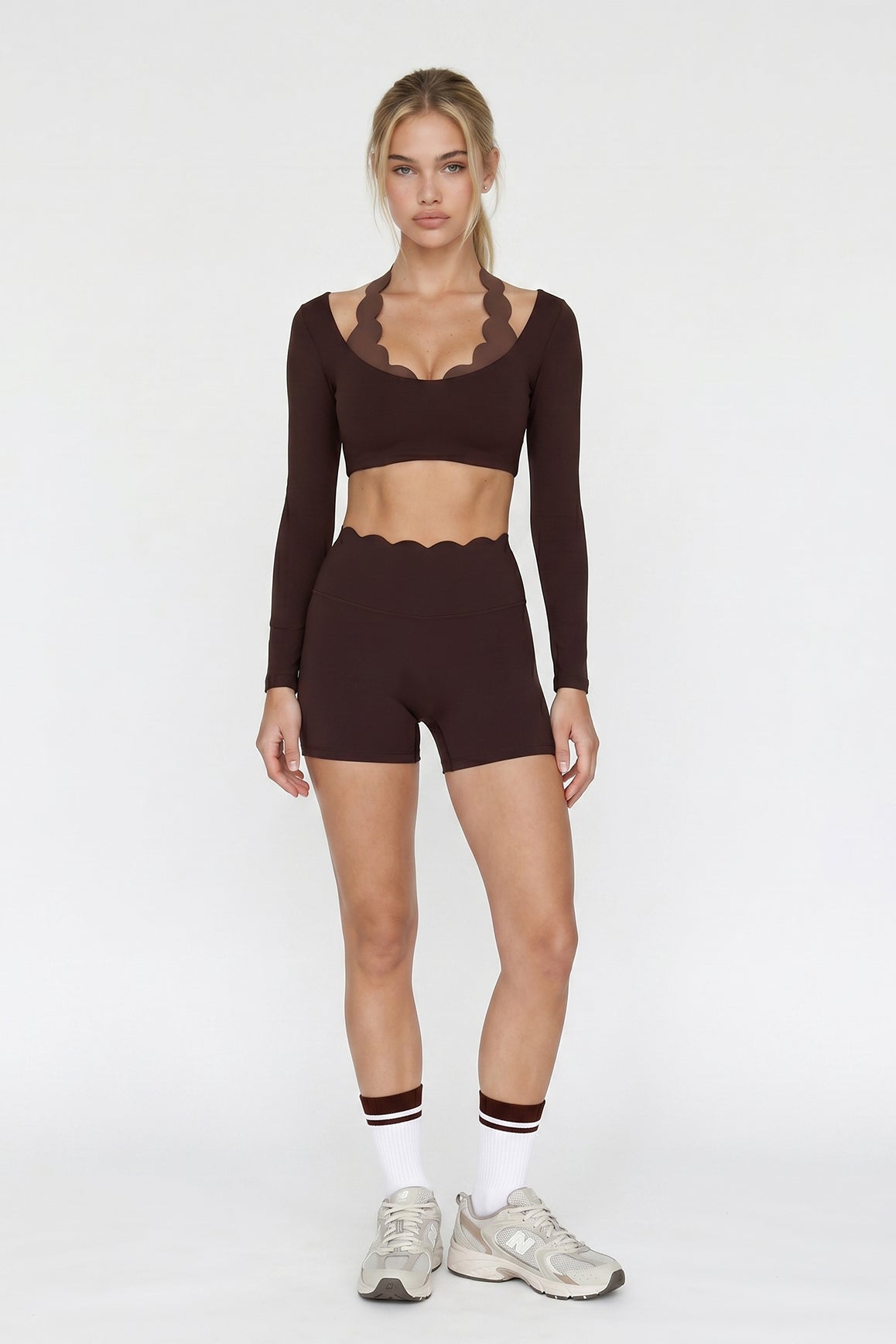 High-Waist Scallop Scrunch Short