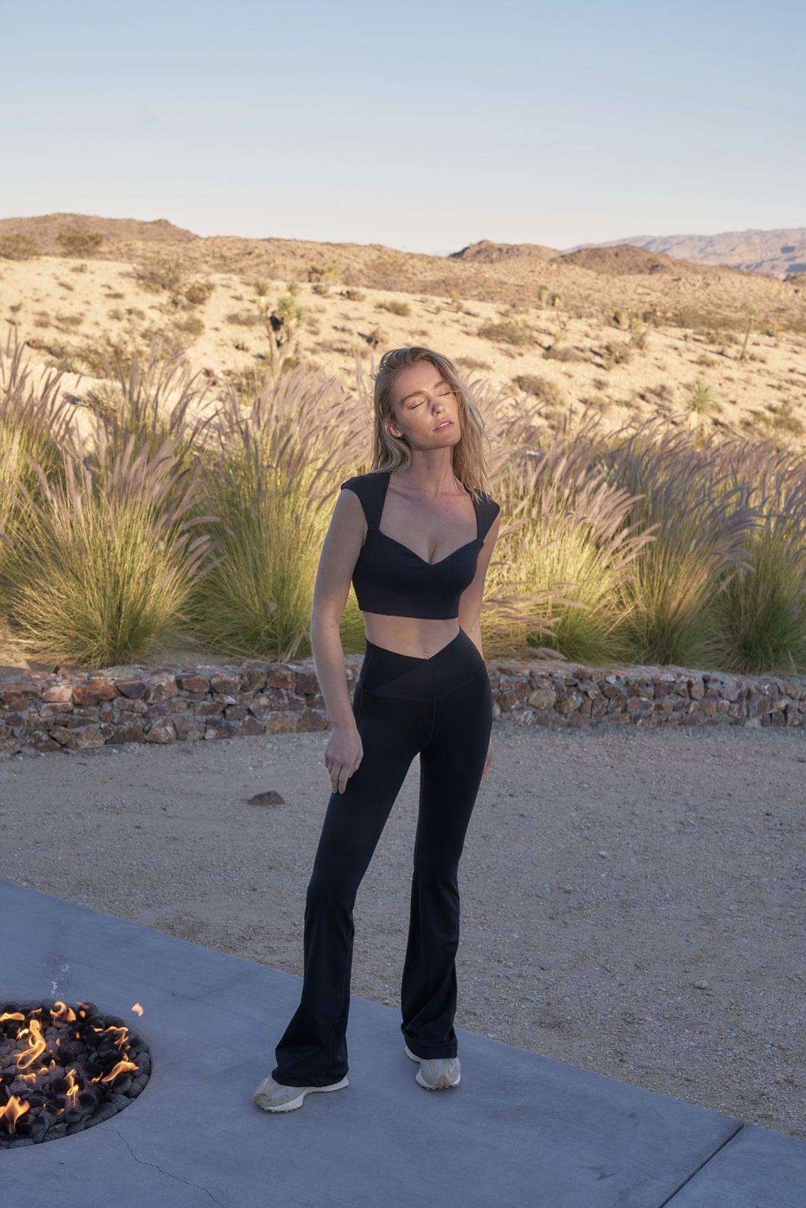 V-Waist Flare Legging - WISKIIWS244blackS