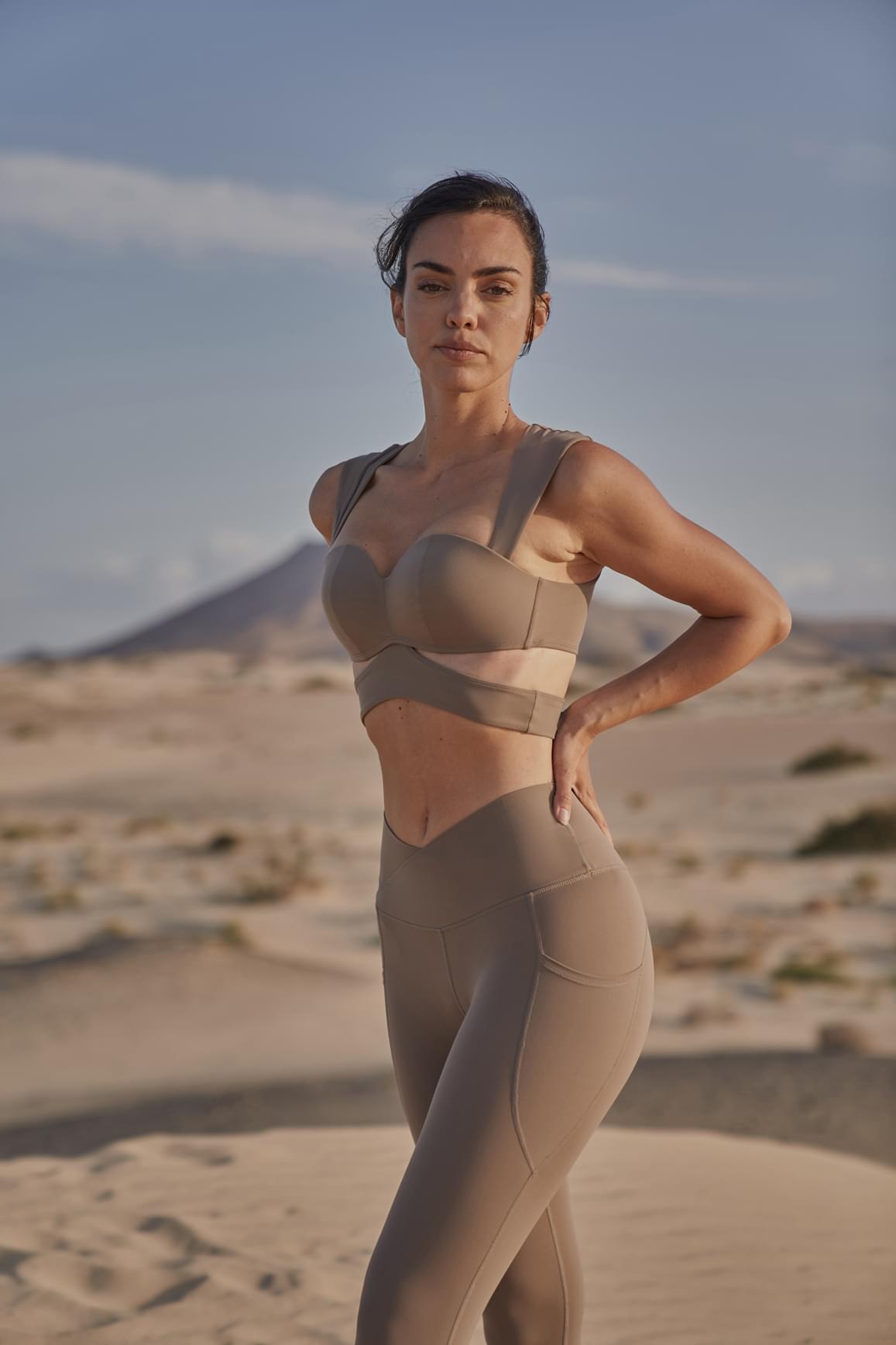 V-Waist Utility Legging - WISKIIWS264almondbutterS