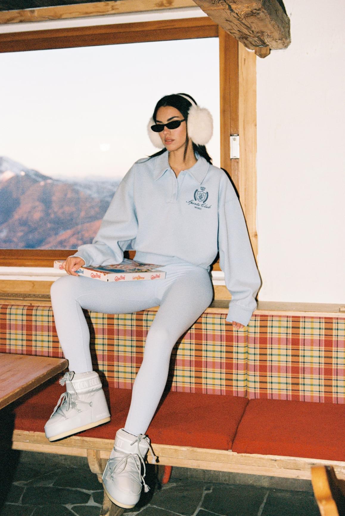WISKII V腰皺褶緊身leggings,火紅色,採用高腰設計搭配皺褶細節,帶來貼身又時尚的合身版型