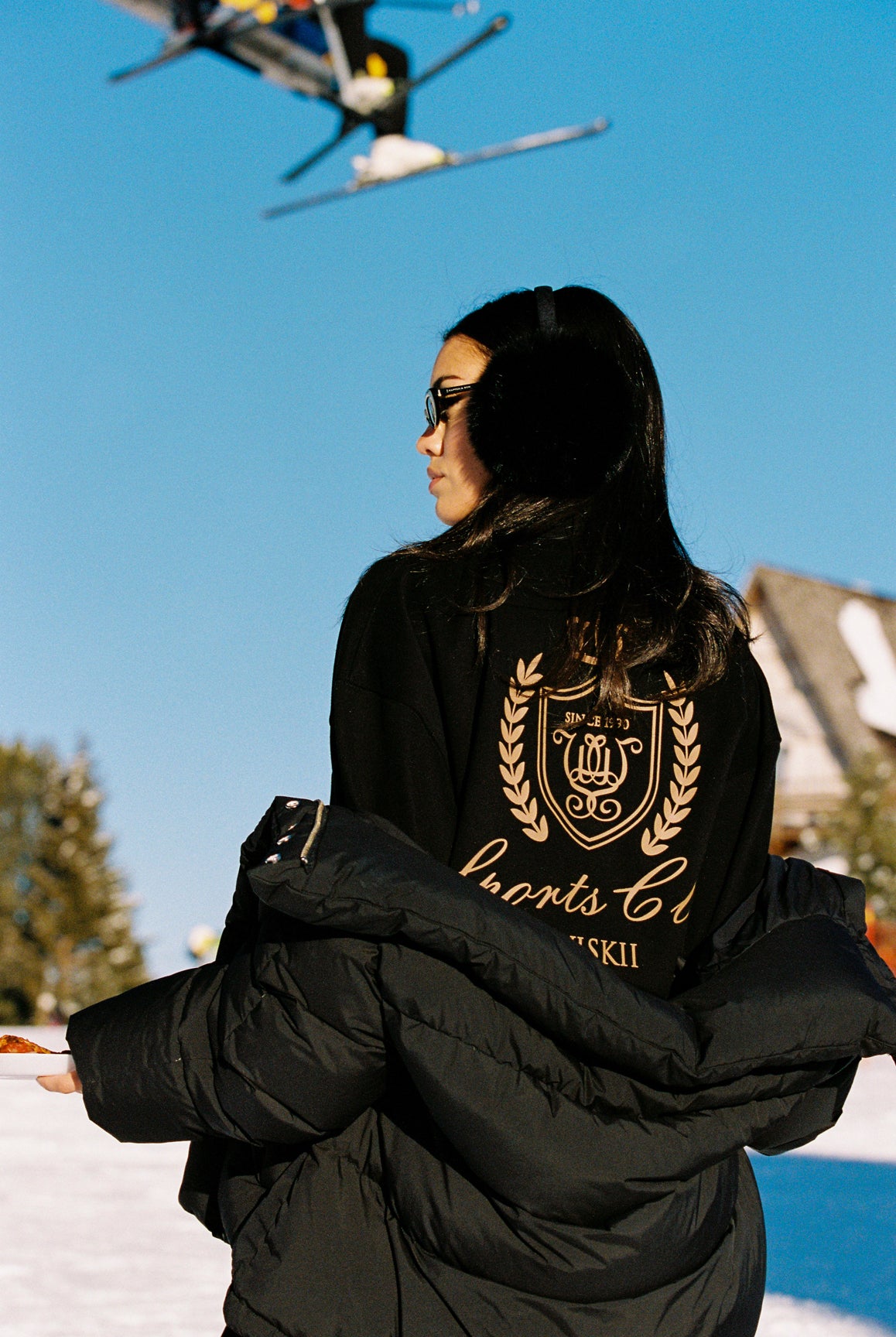 Retro warm half-zip polo sweatshirt in soft fabric, featuring a relaxed fit, by WISKII for comfortable loungewear.