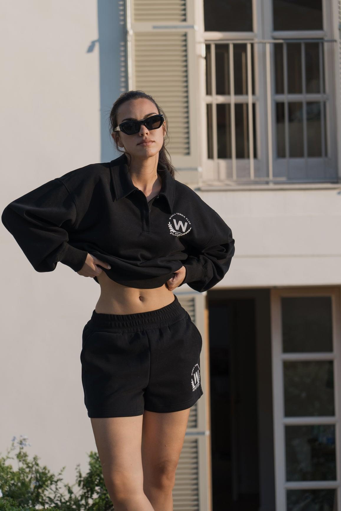 WISKII 女士火焰橘色 Polo 領按扣短版居家套裝,兼具寬鬆版型與休閒風格