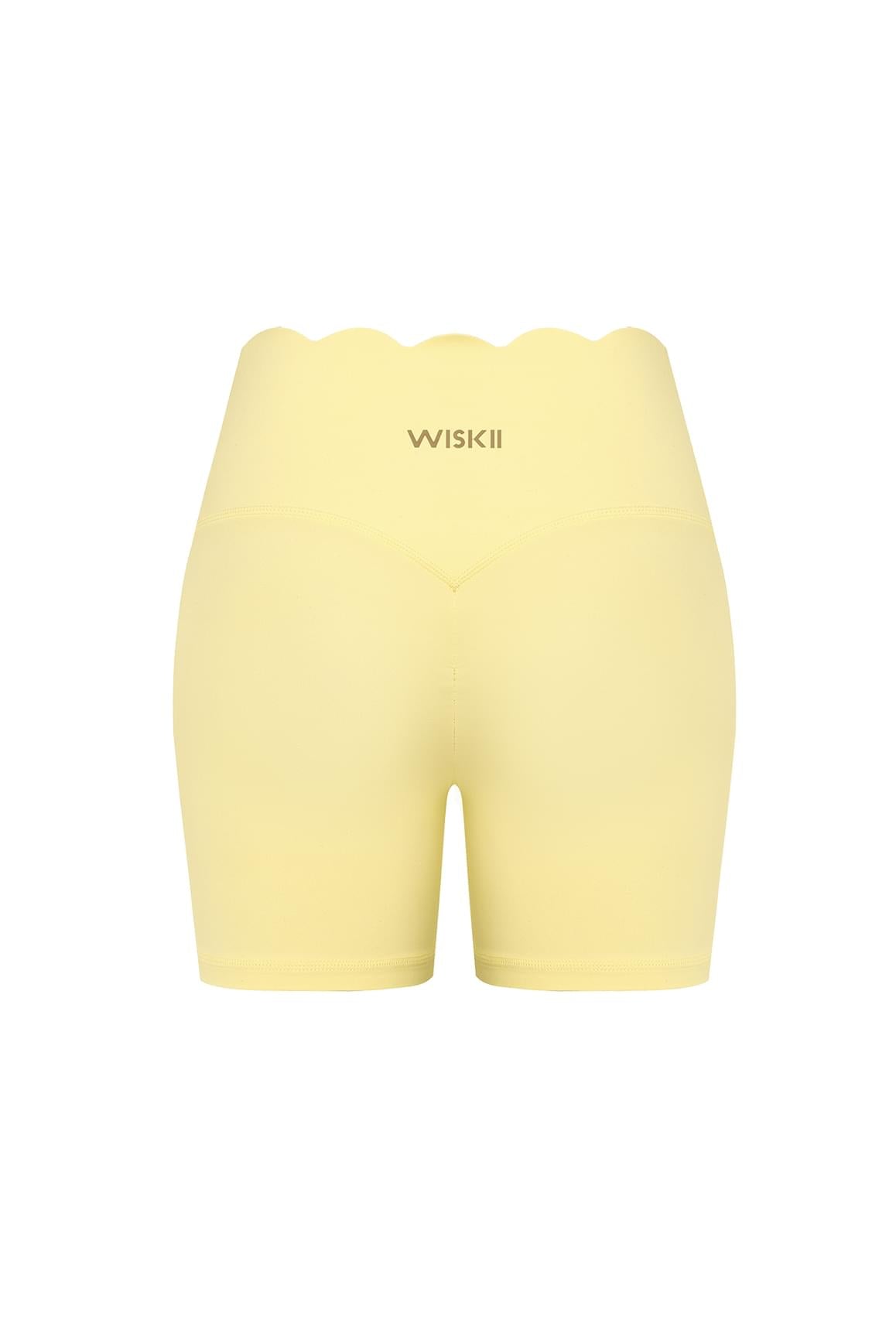 WISKII 品牌象牙色高腰皺褶扇贝邊短褲,具備時尚扇贝形褲腳設計與舒適穿著體驗
