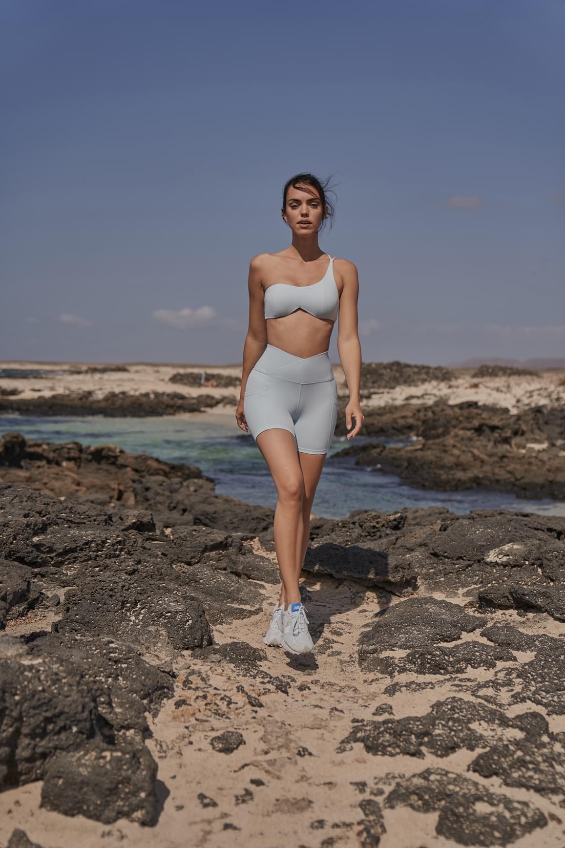 V-Waist Vigorous Short.