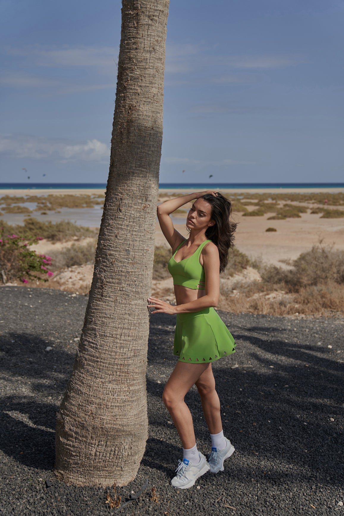 V 腰激光切割網球裙