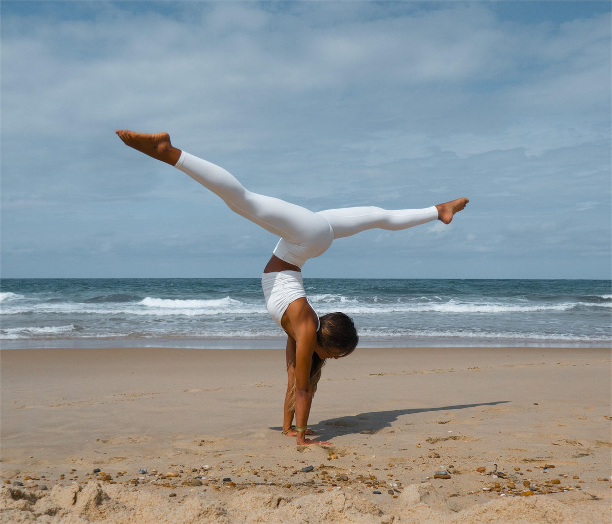 5 Powerful Yoga Poses to Sculpt and Strengthen Your Core - WISKII