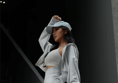 How to Style Your Workout Hoodie in 2024: Simple Tricks for a Sharp Look - WISKII