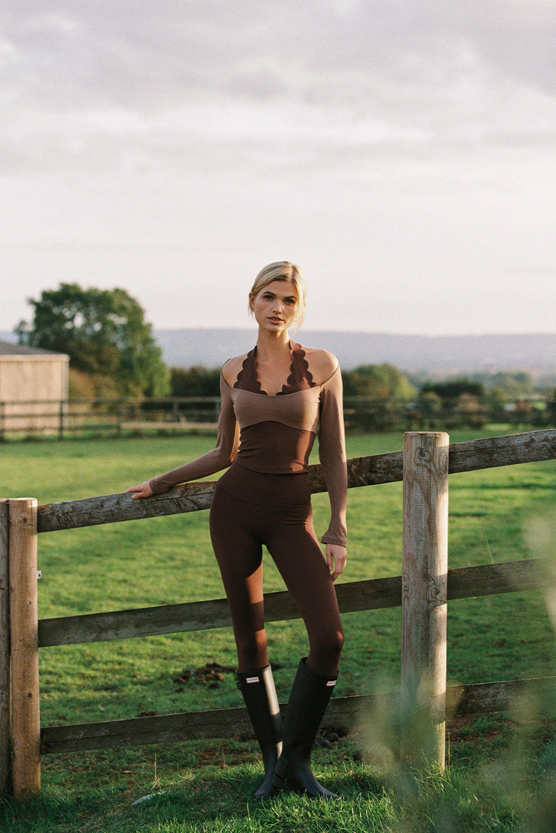 Long Sleeve Scallop Colorblock Top