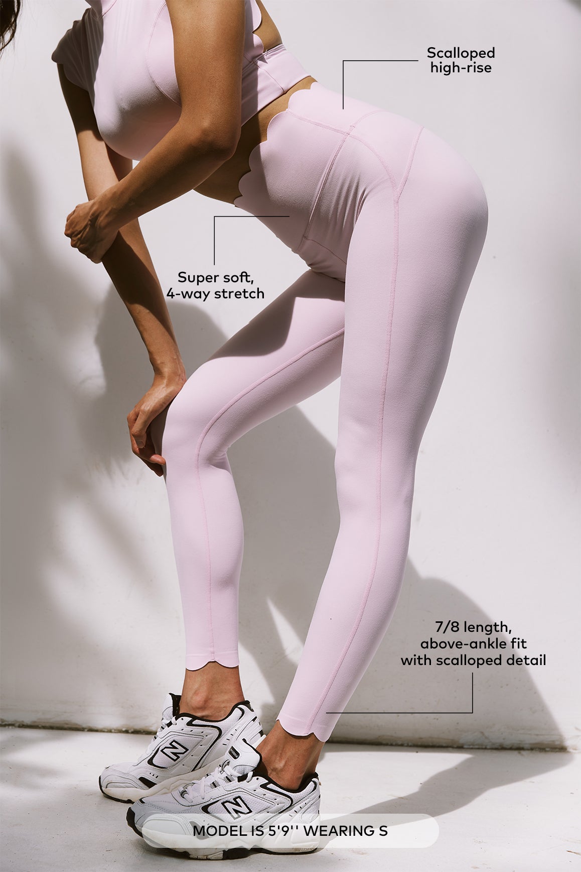 WISKII 7/8 high-waist energy leggings in black, form-fitting with a sleek design and comfortable stretch fabric.