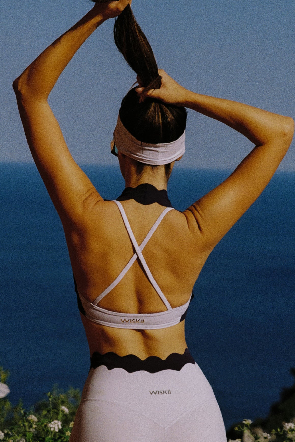 Scallop-Halter Contrast Bra