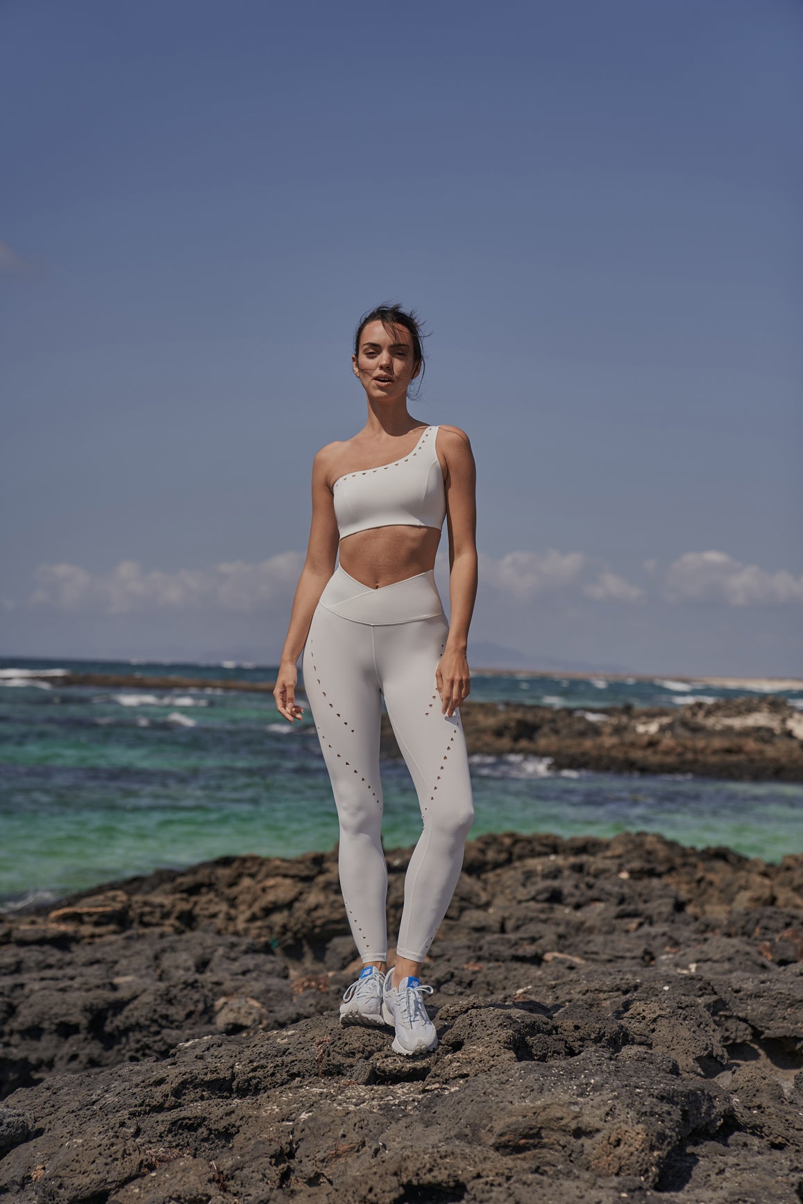 V-waist Laser cut sports legging Ivory White | WISKII