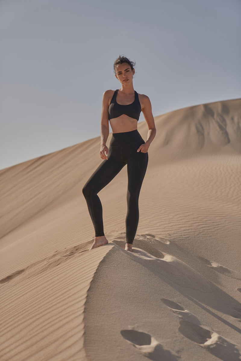 Model wears WISKII High-Waist Invigorate Legging