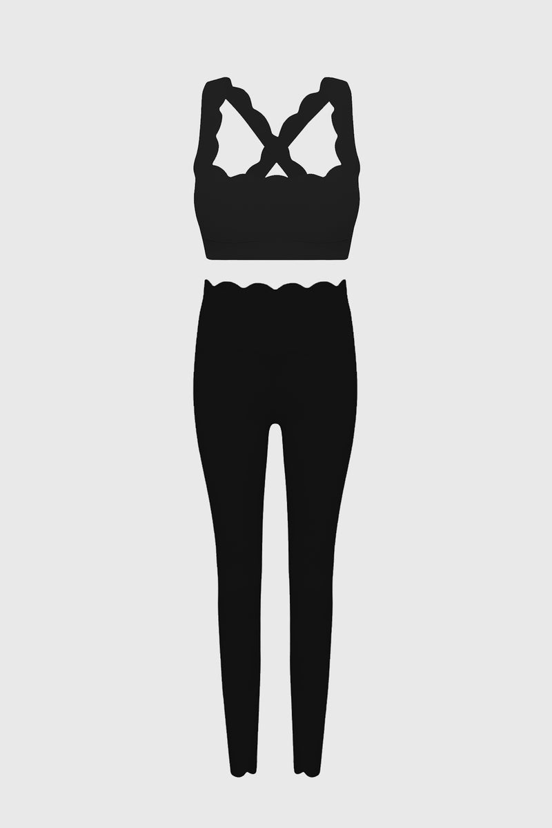  Model wears WISKII Elegant Scallop Set|Black Set