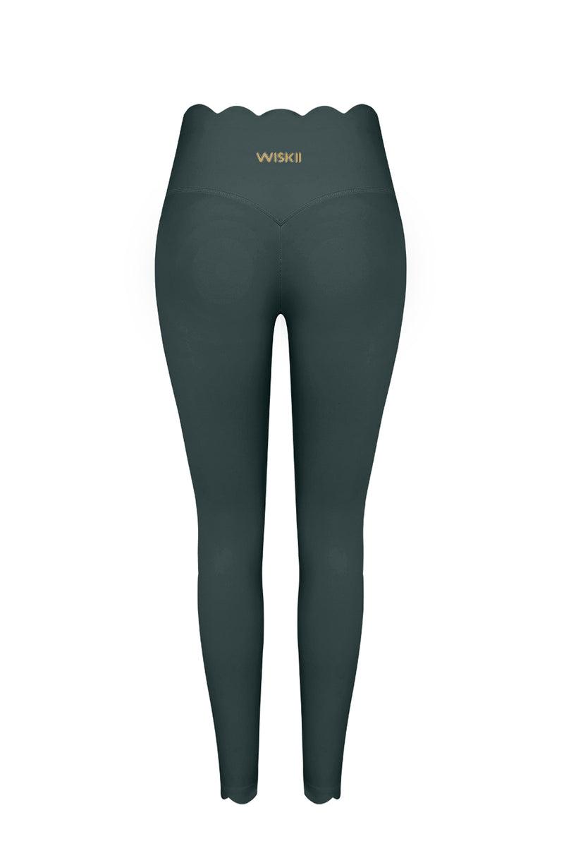 High-Waist Scallop Scrunch Legging