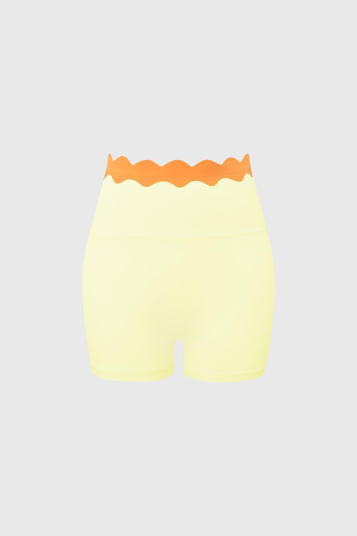 Contrast Scallop Scrunch Short - WISKII - Shorts