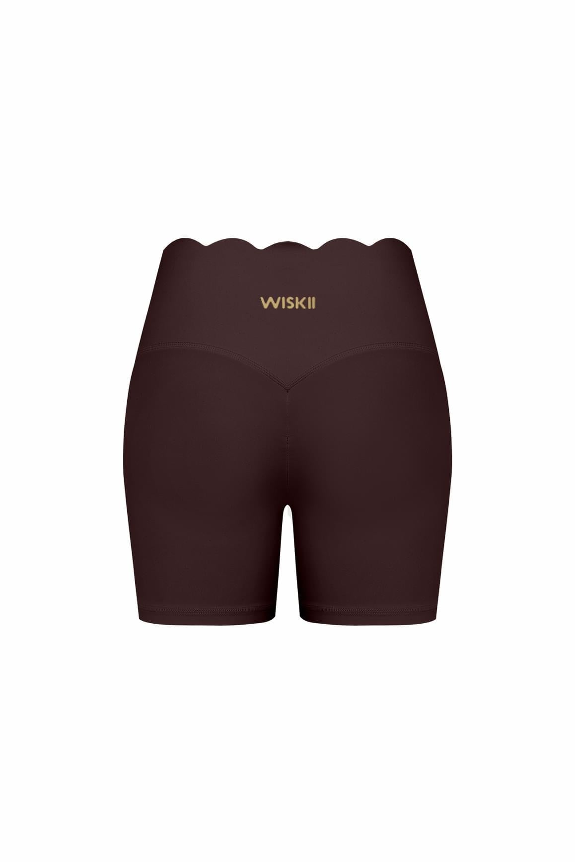 WISKII 淺色牛仔高腰扇形抽褶短褲，展示帶有扇形褲腳與抽褶細節的正面視圖