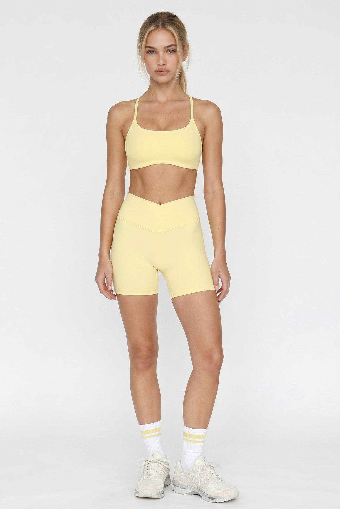 Riviera V-Waist Scrunch Short - WISKII - Shorts
