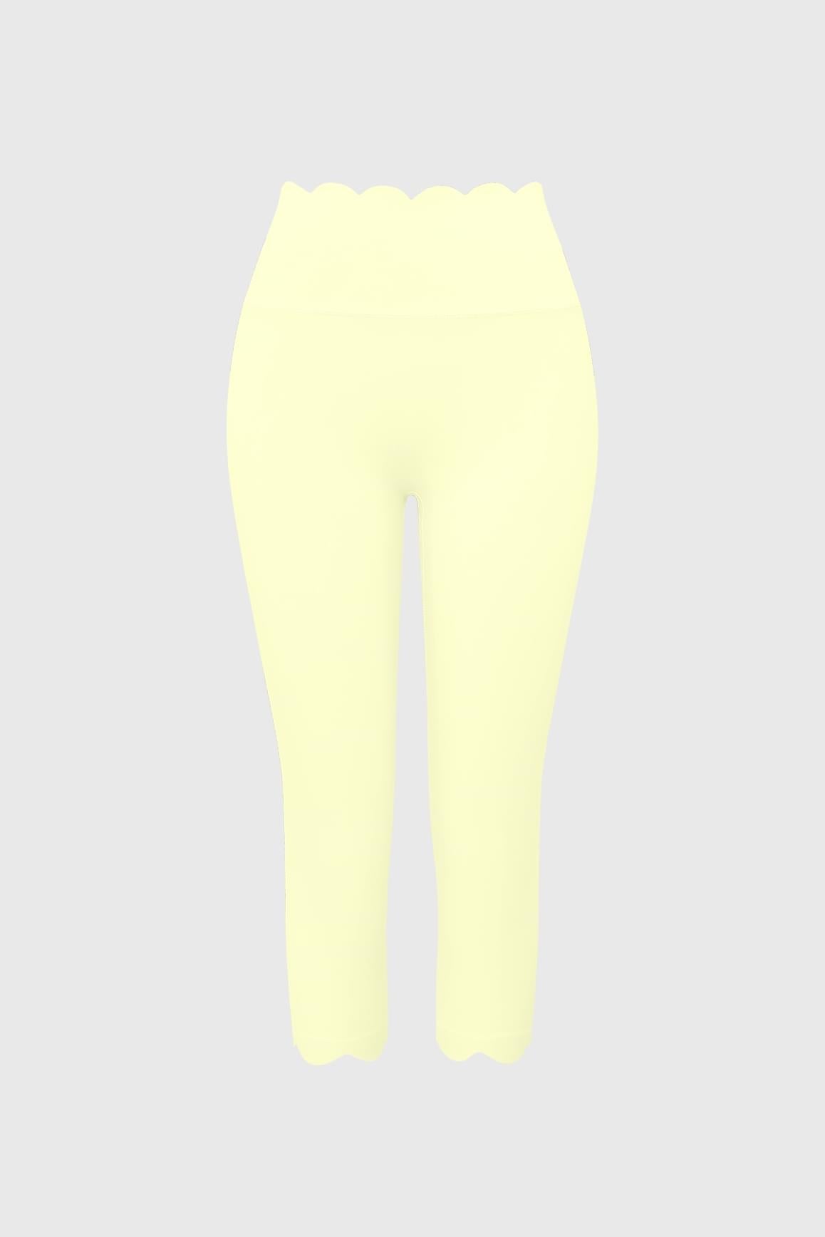 Scallop Scrunch Capri Legging - WISKII - Leggings