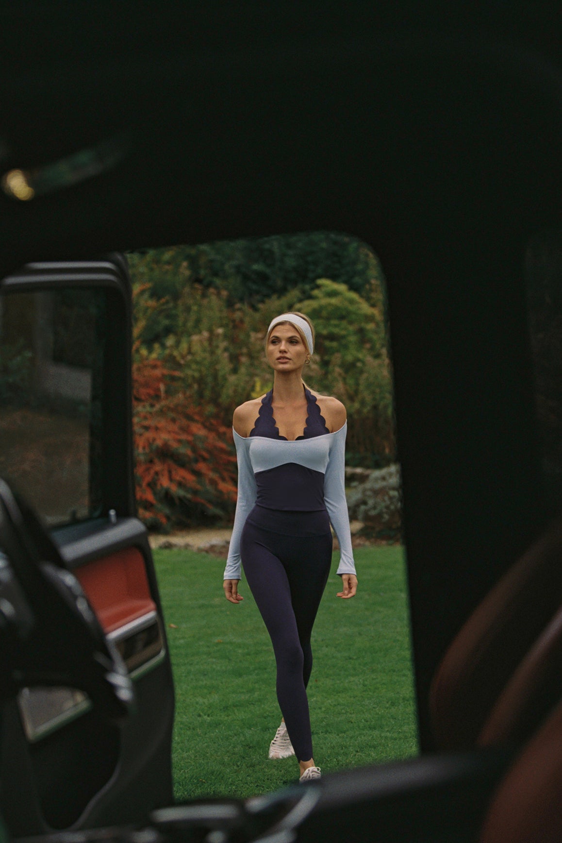 High-waist Vigor scrunch leggings by WISKII in a stylish design, showcasing the fabric and fit.