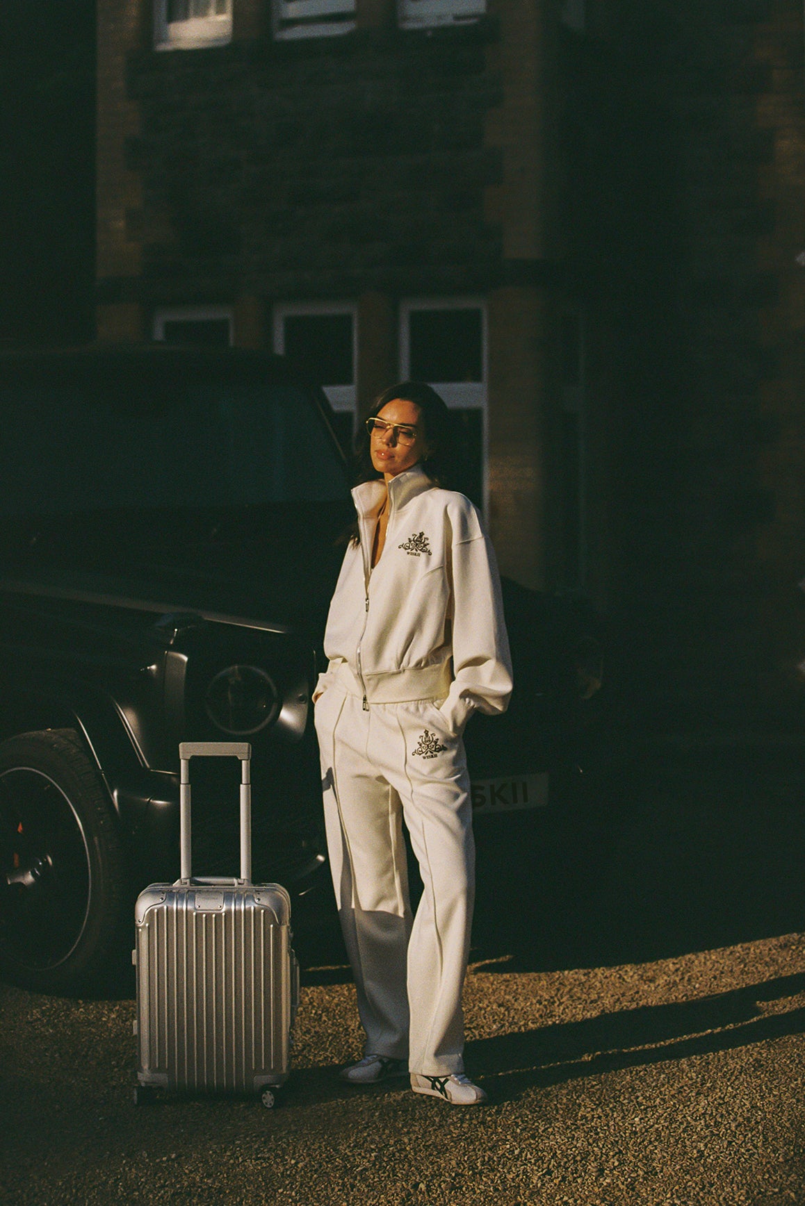 WISKII two-way zipper jacket in soft fabric, featuring a relaxed fit and casual styling for loungewear comfort.